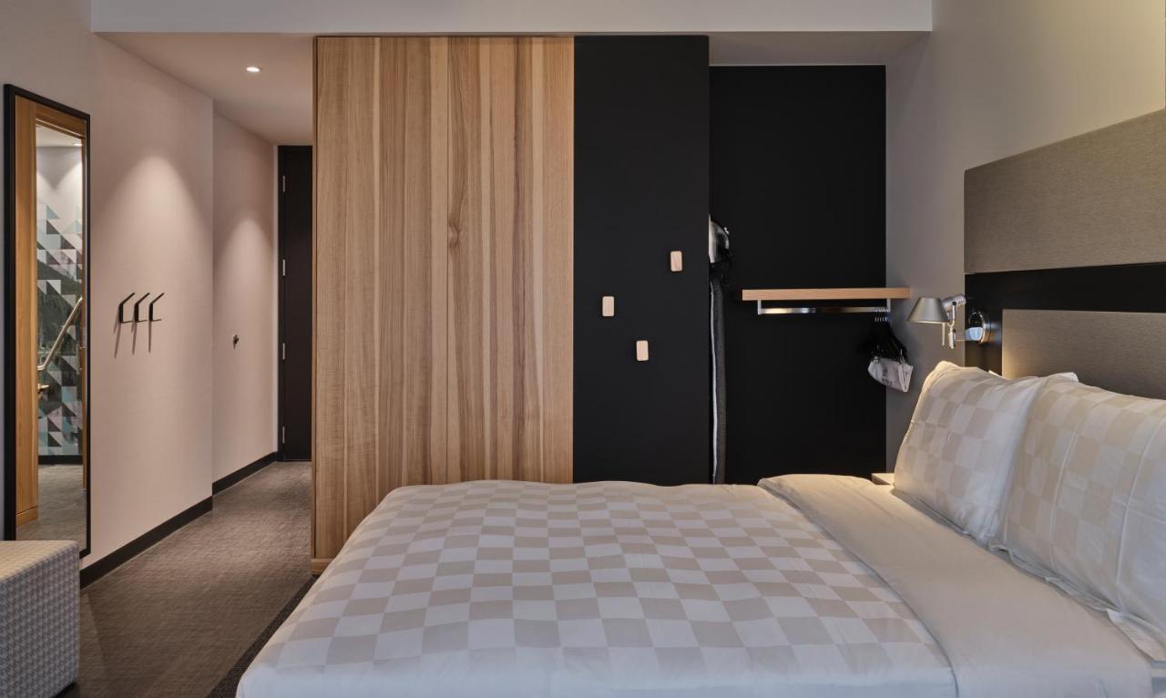 Alt District 3* Calgary