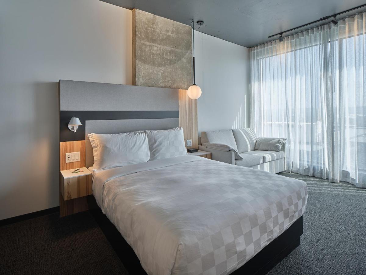 Alt District 3* Calgary